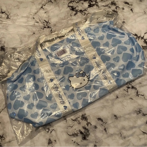 SOLD 🚫 Hello Kitty Forever 21 Blue Heart Angel Duffel Bag Weekend Luggage Travel - Picture 4 of 8
